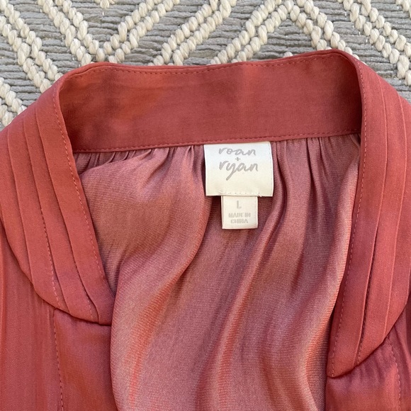 Roan + Ryan Button Up Blouse - Picture 3 of 3